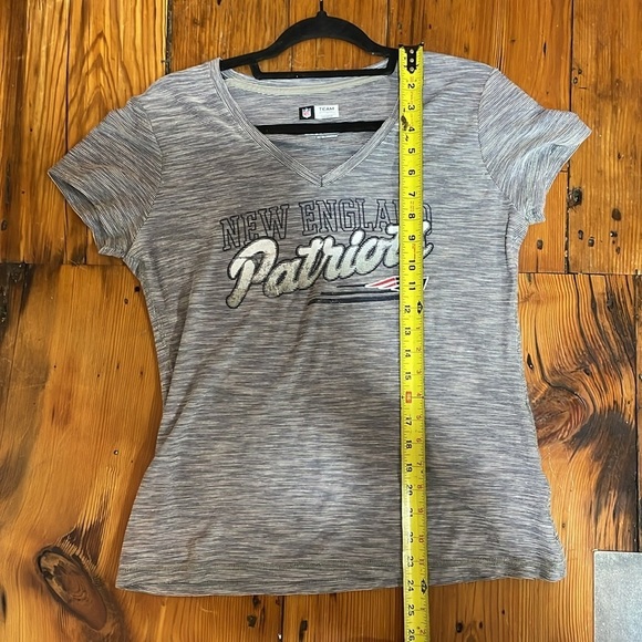 NFL Team Apparel Patriots New England Football Women’s t-shirt size large - Picture 8 of 8